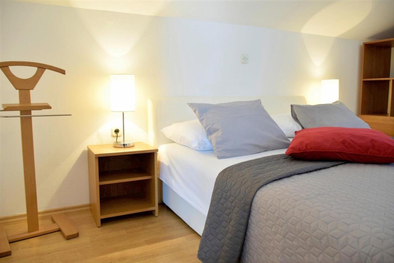 Apartments Muntidor Palit Eksteriør bilde
