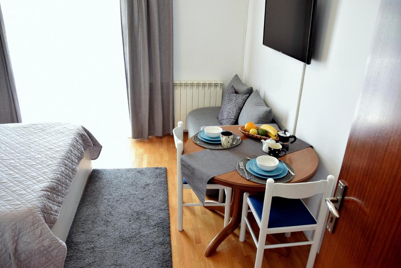 Apartments Muntidor Palit Eksteriør bilde