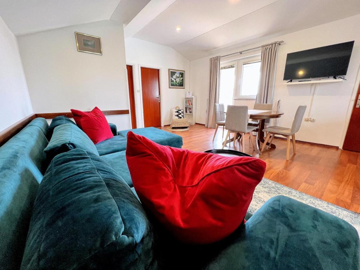 Apartments Muntidor Palit Eksteriør bilde