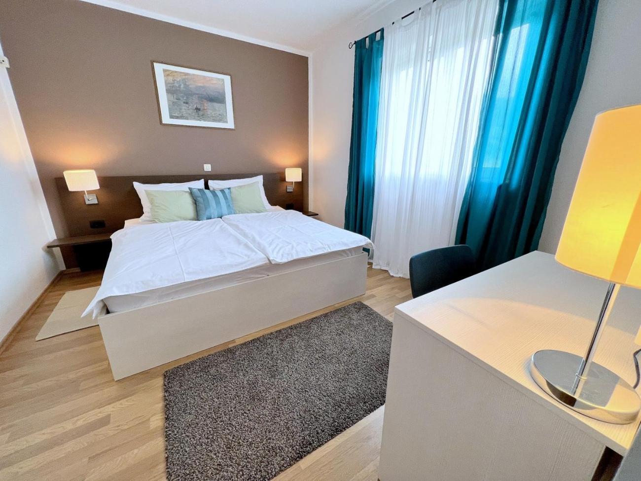Apartments Muntidor Palit Eksteriør bilde